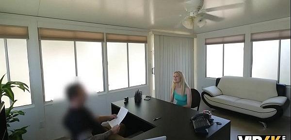 VIP4K. Die Go-Go-Tänzerin aus der örtlichen Strip-Bar ist bereit für Sex zum Ausleihen